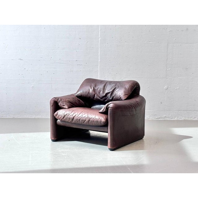 Brown Set of Maralunga Armchair and Ottoman in Leather by Vico Magistretti for Cassina, Italy, 1970s For Sale - Image 8 of 18
