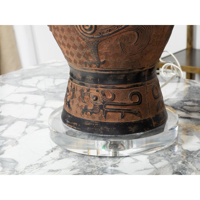 Brown Mid 20th Century Asian Midcentury Bronze Urn-Shaped Table Lamps with Rooster and Meander - Pair For Sale - Image 8 of 9