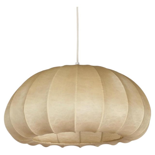 Mid-Century Modern Beige Flat Dome Cocoon Pendant Light by Achille Castiglioni for Hille, Italy, 1960s For Sale - Image 10 of 10