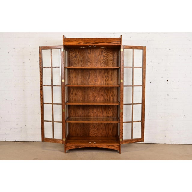 Late 20th Century Gustav Stickley Style Mission Oak Arts and Crafts Lighted Bookcase Cabinet For Sale - Image 5 of 12