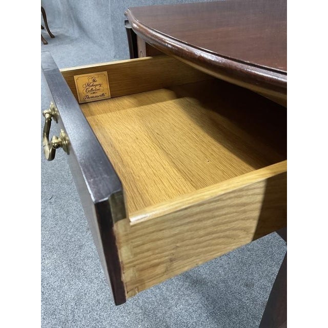 1990s Thomasville Banded Inlaid Mahogany Drop-Leaf Pembroke 1-Drawer End Tables - a Pair For Sale - Image 10 of 11