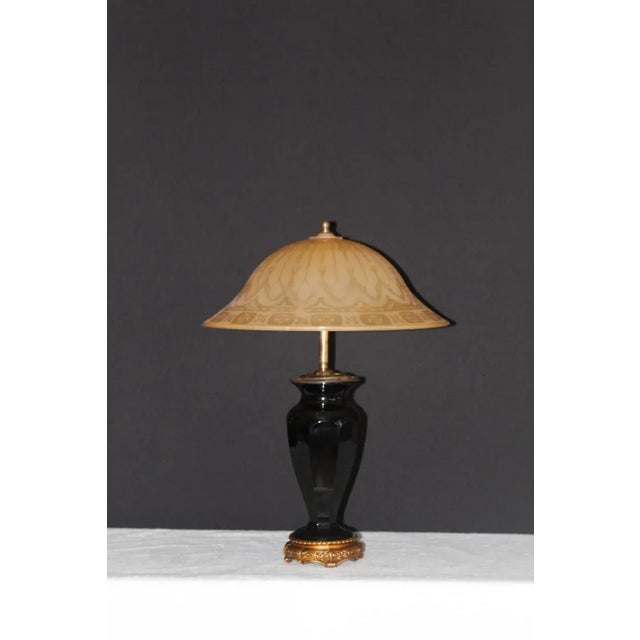 A Regency Onyx And Etched Glass Table Lamp. For Sale - Image 9 of 11