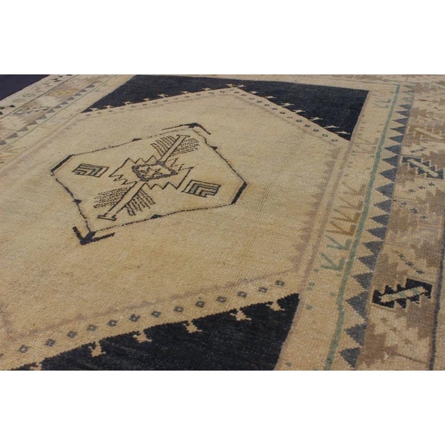 Mid 20th Century Vintage Turkish Oushak Rug With Central Medallion in Cream and Blue 3'11"x4'9" For Sale - Image 5 of 6