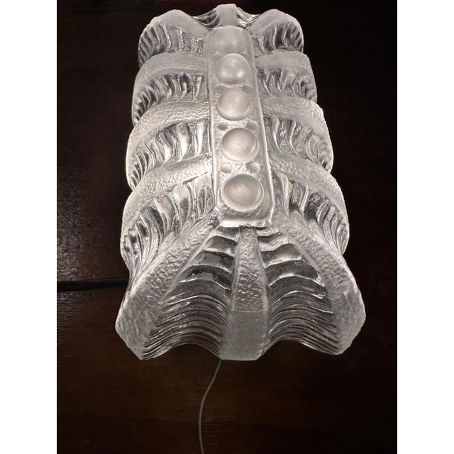 Stock fund, new wall lamp never mounted from the 70s in acetate glass, with exception. chain, practically new European...