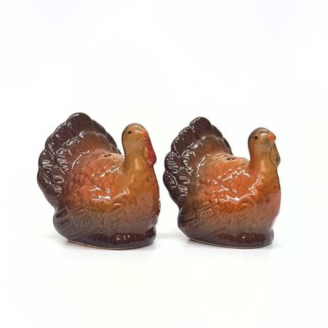 Mid-Century Ceramic Turkey Salt and Pepper Shakers - Set of 2 For Sale - Image 4 of 7
