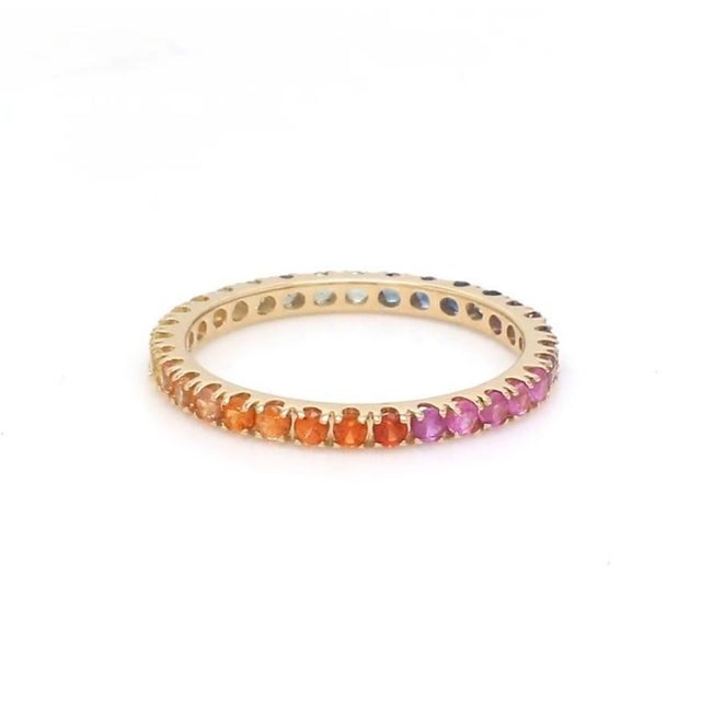 Metal Natural 2.22 cts rainbow sapphire band ring in 18k gold For Sale - Image 7 of 18