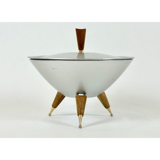 Mirro Medallion Tripod Serving Bowl with Lid, 1950s For Sale - Image 10 of 11