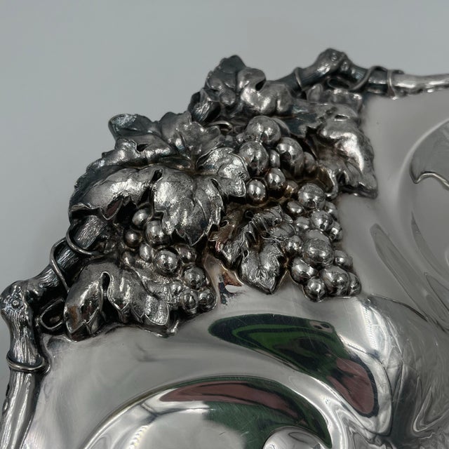 Mid 20th Century Vintage Reed & Barton XLarge Silverplate Scallop Shell Serving Dish, Shrimp Cocktail, Appetizers, Hors Oeuvres Holloware For Sale - Image 5 of 12