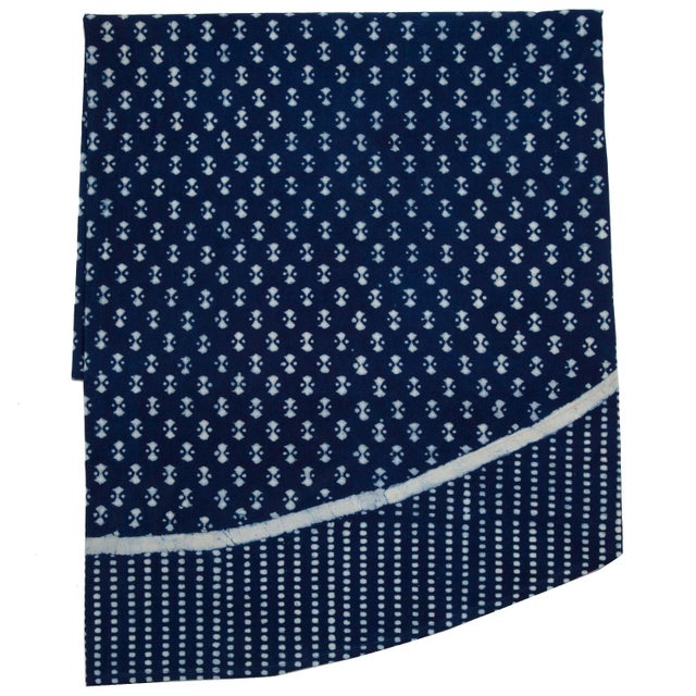 Contemporary Nagina Round Tablecloth, 90-inch - Indigo For Sale - Image 3 of 3