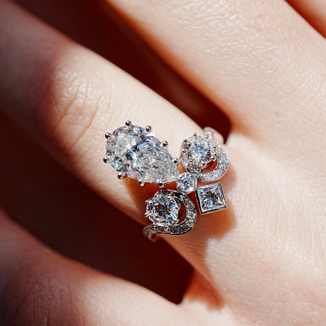 14K Solid Gold Lab Grown Diamond Center｜Pear｜2.00ct Lab Grown Diamond CTW: 3.18 Lab Grown Diamond Grade: D-E Color｜VS...