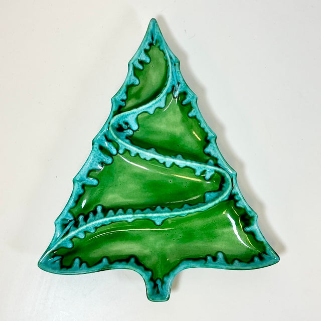 1970s Vintage Folk Art Americana Divided Turquoise Drip Christmas Tree Serving Dish For Sale - Image 4 of 12