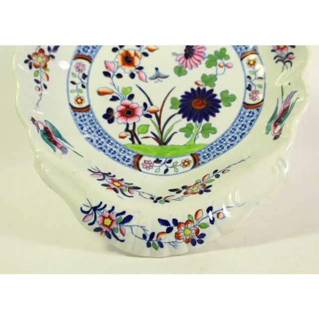 Chinoiserie Circa 1820 Regency / Georgian Spode Pearlware Dish Shell Shaped Chinoiserie Flower For Sale - Image 3 of 12