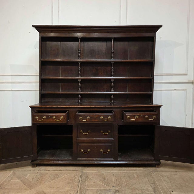 English Farmhouse Dresser in Oak For Sale - Image 6 of 8