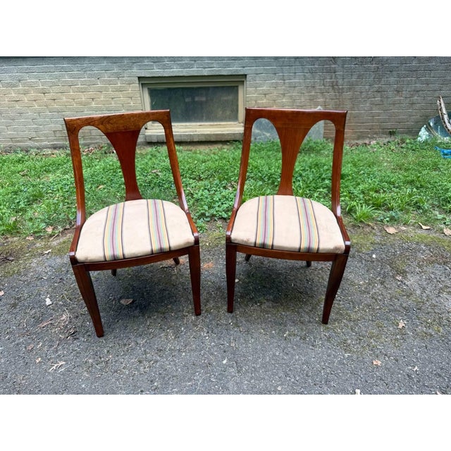 Traditional Vintage Pair of Regency Style Emprire Directorie Style Dining Side Chairs. Possibly Attributed to Kindel For Sale - Image 3 of 10