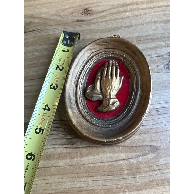 1970s 1970s Small Gold and Red Praying Hands Decorative Wall Hanging For Sale - Image 5 of 7