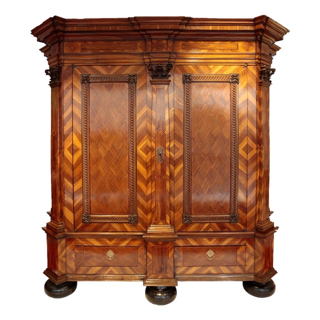 Walnut Hall Cabinet from the Budde Artistic Cabinetry Workshop, Warendorf, Westphalia, 1770s For Sale
