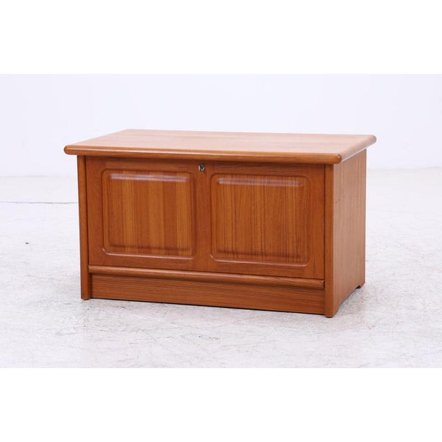 2000 - 2009 Vintage Teak Chest from Dyrlund, 1960s For Sale - Image 5 of 18