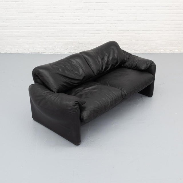 Mid-Century Modern Maralunga Two-Seater Sofa by Vico Magistretti for Cassina, 1970s For Sale - Image 3 of 15