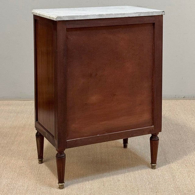 French Louis XVI Petite Mahogany Commode With Carrara Marble For Sale - Image 18 of 18