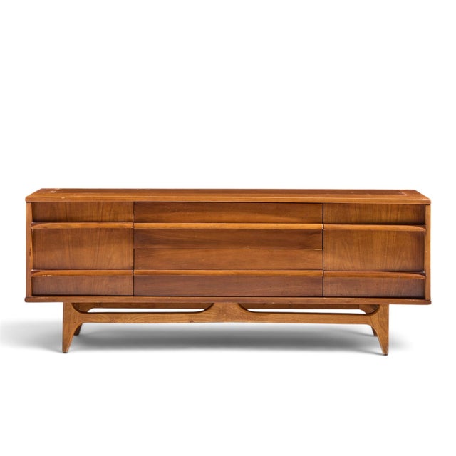 Mid-Century Modern Young Manufacturing Mid Century Walnut Curved Credenza and Hutch For Sale - Image 3 of 11