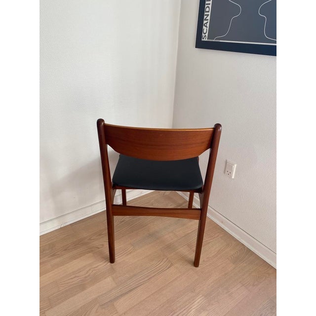 Mid 20th Century Danish Teak and Faux Leather Dining Chairs by Erik Buch for Oddense Maskinsnedkeri / O.D. Møbler, Denmark, 1960s, Set of 2 For Sale - Image 5 of 18