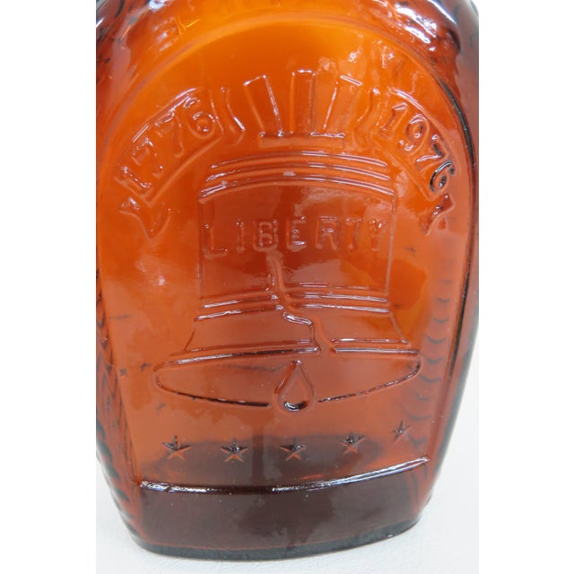 Log Cabin Syrup Bottle 1776 Bicentennial 1976 Amber Glass Flask With Cap 4693b For Sale - Image 4 of 14