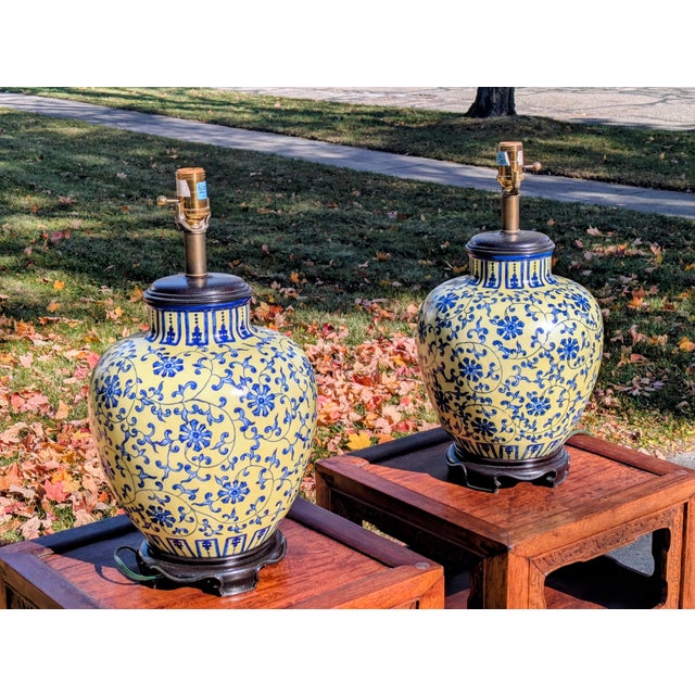 Late 20th Century Pair of Vintage Chinese Yellow and Blue Ginger Jar Lamps For Sale In Detroit - Image 6 of 13