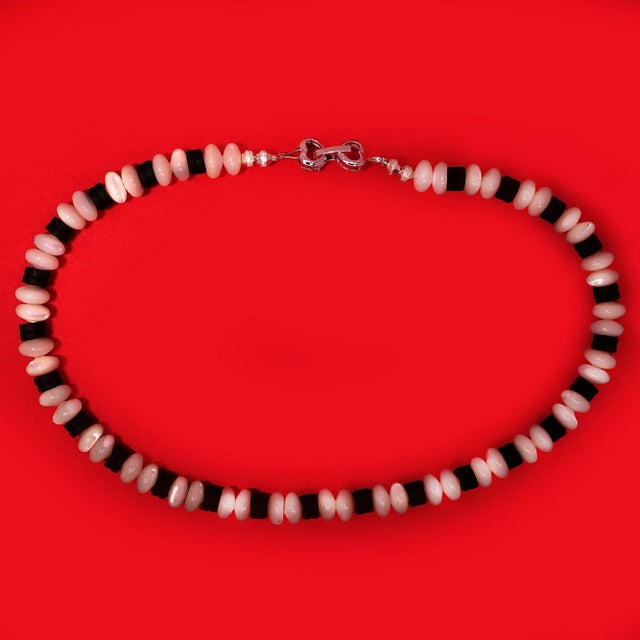 Ajd 15 Inch Choker of Mother of Pearl and Black Onyx For Sale - Image 4 of 6