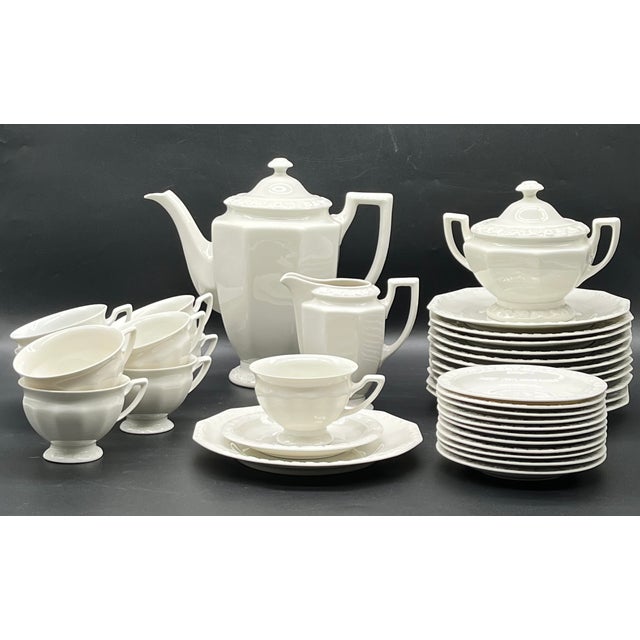 Mid-Century Modern Maria White Porcelain Coffee Service from Rosenthal, 1940s, Set of 27 For Sale - Image 3 of 18