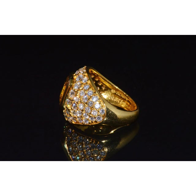 Gemstone GIA Natural 5.7Cts VS Diamond Unheated Yellow Sapphire 18K Gold Bombay Dome Ring, size 6.5 For Sale - Image 7 of 9