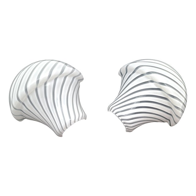 White Mushroom-Shaped Murano Glass Wall Lamps from Manifattura Di Murano, 1970s, Set of 2 For Sale - Image 8 of 14