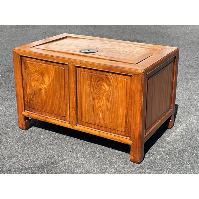 Mid 20th Century Vintage Beechwood Chinese Lidded Storage Chest For Sale In New York - Image 6 of 9