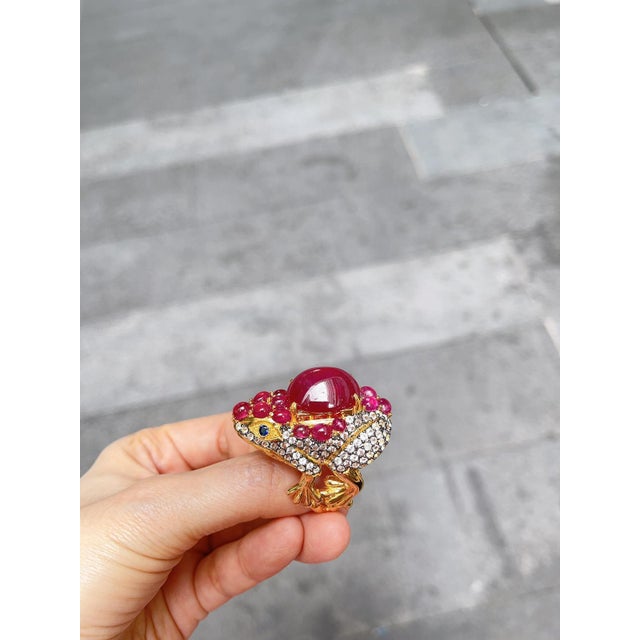 Bochic "Orient" Vintage Ruby & White Topaz Cocktail Ring - 18K Gold & Silver For Sale - Image 4 of 18