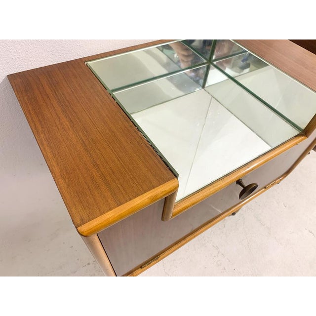 Mid-century pair of Italian nightstand in the style of Borsani - Italy 1950s.