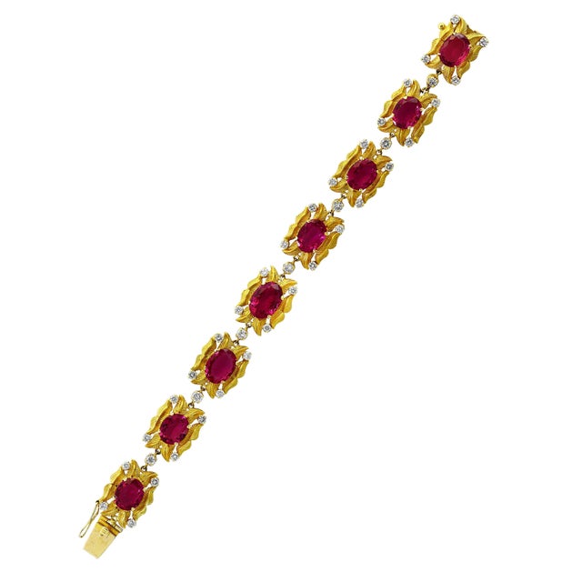 Contemporary 24 Carat Pink Tourmaline and 2.75 Carat Diamond Bracelet 18 Karat Yellow Gold For Sale - Image 3 of 18