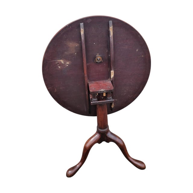 Late 17th Century Queen Anne Mahogany Tilt-Top Table Tripod Pedestal Round For Sale - Image 9 of 18