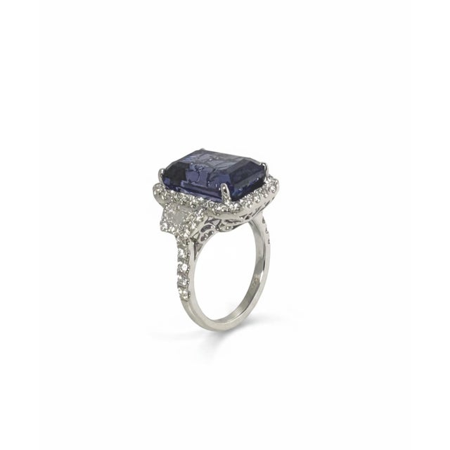 18k White Gold Emerald Cut Tanzanite Diamond Ring, Size 6.5 For Sale - Image 4 of 4