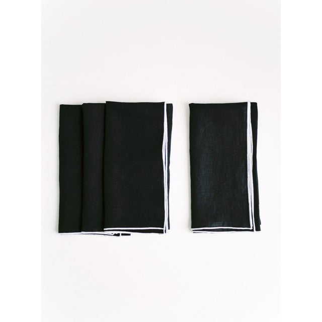 This linen napkin is the perfect addition to any formal setup. Its made with pure linen and has a contrasting edge that...