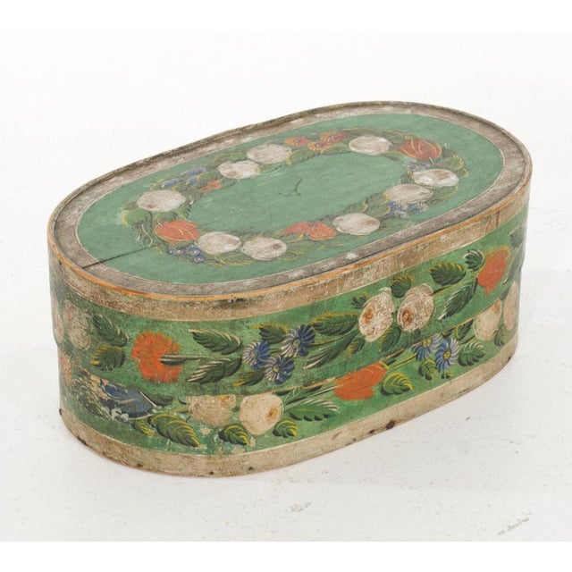 Charming swedish box in original painted with flower decoration, circa 1800 h. 20 w. 47 d. 29 cm h. 7.8 w. 18.5 d. 11.4 in