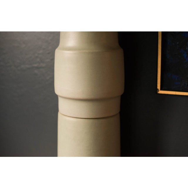 1960s Mid Century Stacked Ceramic Pottery Table Lamp by Martz For Sale - Image 5 of 13