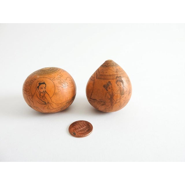 Mid-Century Organic Burl Wood Pedestal Stand & Fine Etched Pyrography Gourds - Set of 3 For Sale - Image 15 of 18