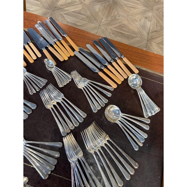 Brown Cutlery Box from Mappin & Webb, 1930s, Set of 91 For Sale - Image 8 of 10