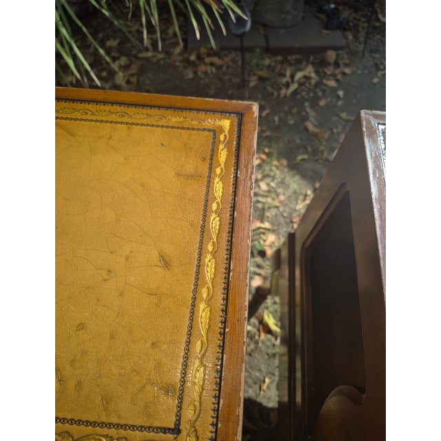 Vintage Stickley Mid-Century Two-Tier Leather Top Step End Tables - A Pair For Sale - Image 4 of 17
