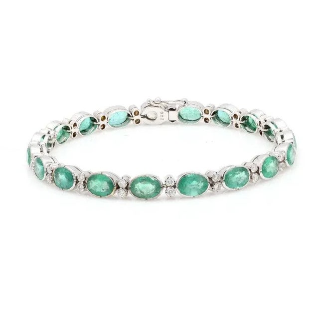 VR Jewels Certified 14.15 Ct Emerald Diamond Wedding Tennis Bracelet in 18k White Gold For Sale - Image 4 of 10