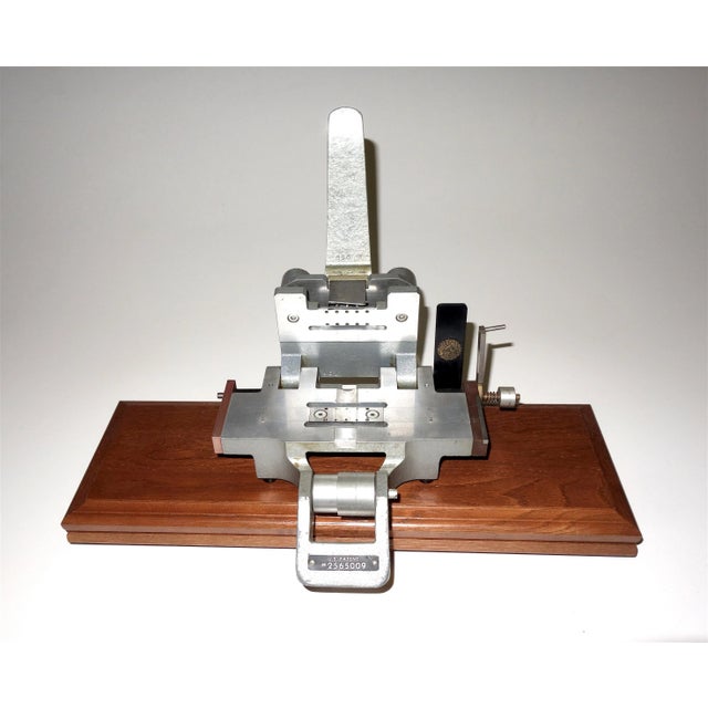 Offered for your approval is this circa 1951 decorative display HFC professional motion picture film splicer. Solid...