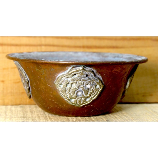 Copper 1950s Himalayan Nepalese Hand-Wrought Copper Altar Offering Bowls - Set of 7 For Sale - Image 8 of 15