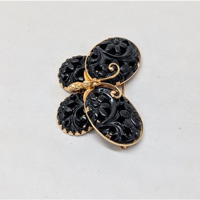 Napier Vintage 1960s Signed Napier Goldtone Carved Faux-Onyx Butterfly Brooch For Sale - Image 4 of 8