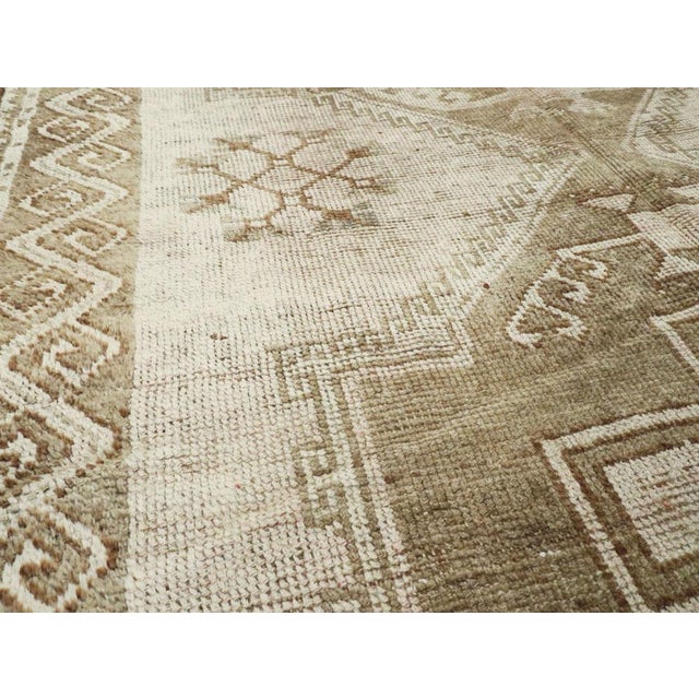Galerie Shabab Collection Mid-20th Century Turkish Anatolian Gallery Carpet For Sale In New York - Image 6 of 10