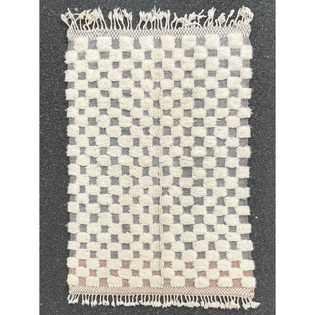 1980s Handmade Moroccan Beni Ouarain Rug For Sale - Image 12 of 12