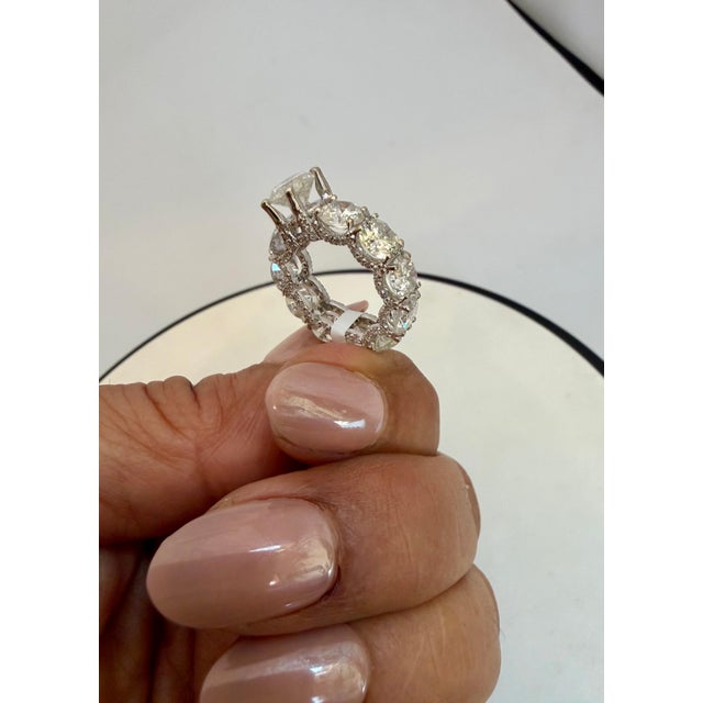 2020s 1 Carat Center & Ten 30 Pointer Diamond Band 14 Karat White Gold Engagement Ring For Sale - Image 5 of 7